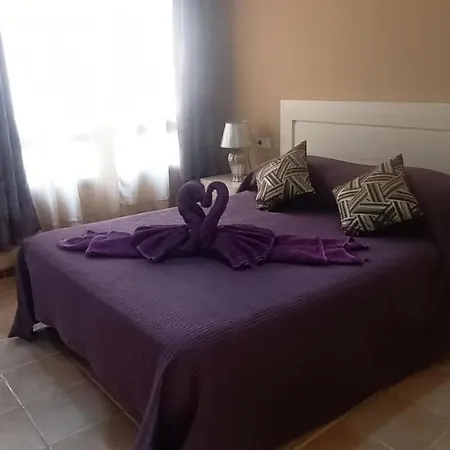 Beautiful, Spacious Villa, Heated Pool, Sleeps Eight, With Quality Furnishings קלטה דה פוסטה