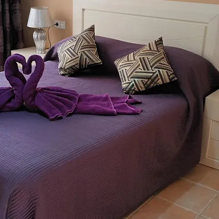 Beautiful, Spacious Villa, Heated Pool, Sleeps Eight, With Quality Furnishings Villa