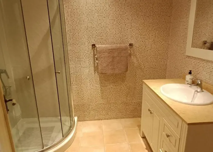 Villa Beautiful, Spacious Villa, Heated Pool, Sleeps Eight, With Quality Furnishings *