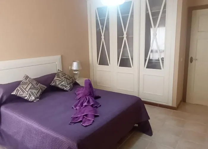 Villa Beautiful, Spacious Villa, Heated Pool, Sleeps Eight, With Quality Furnishings *