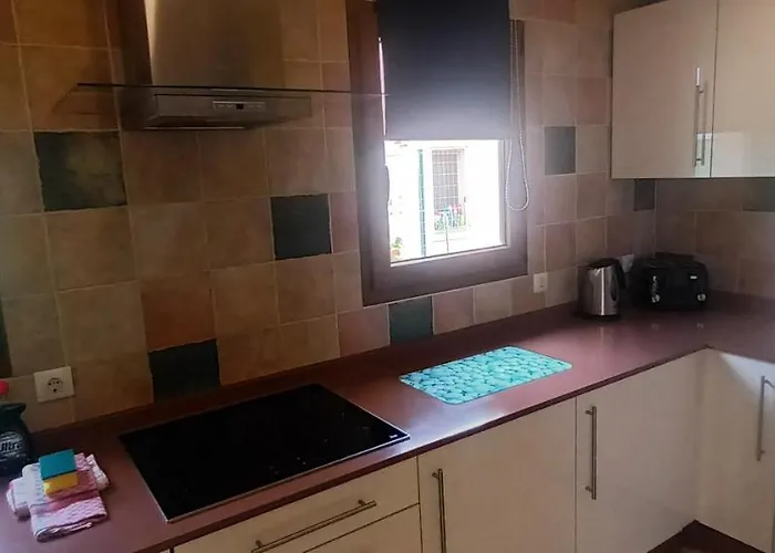 Beautiful, Spacious Villa, Heated Pool, Sleeps Eight, With Quality Furnishings Villa *