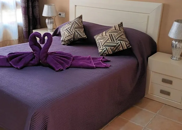 Beautiful, Spacious Villa, Heated Pool, Sleeps Eight, With Quality Furnishings Villa