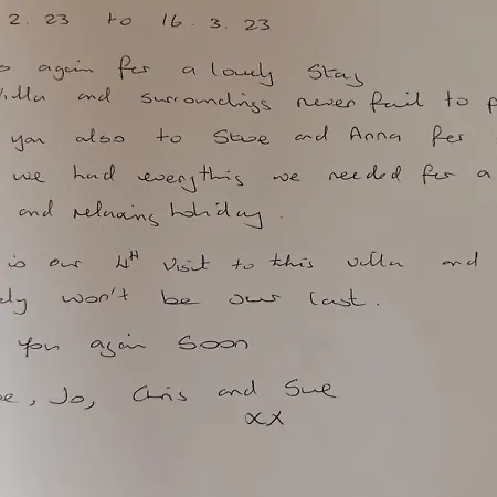 Beautiful, Spacious Villa, Heated Pool, Sleeps Eight, With Quality Furnishings ヴィラ カレタ・デ・フステ
