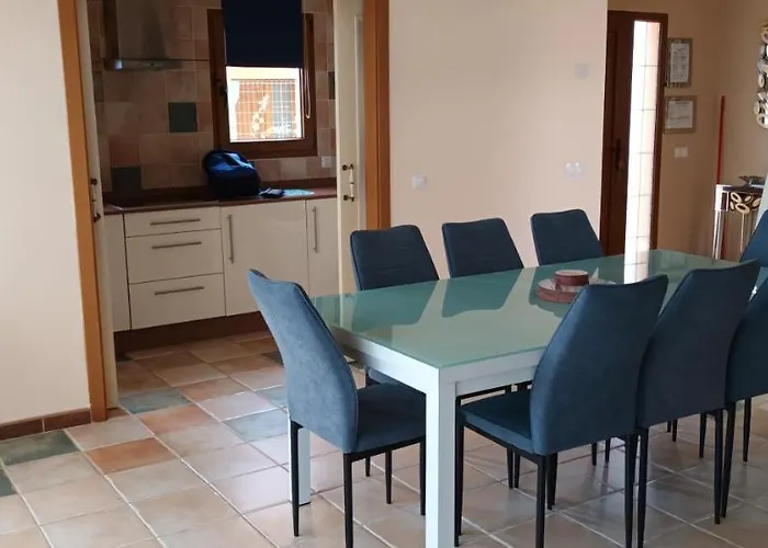 Beautiful, Spacious Villa, Heated Pool, Sleeps Eight, With Quality Furnishings *