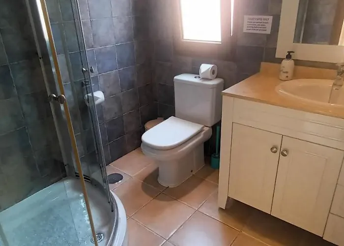 Beautiful, Spacious Villa, Heated Pool, Sleeps Eight, With Quality Furnishings Villa